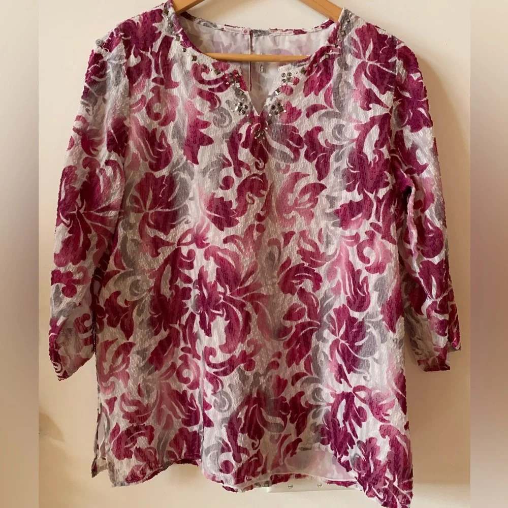 3/$20 Alfred Dunner Blouse Size 8 Deep Pink Sleeves 3/4 Embellished Women Blouse - Picture 1 of 7